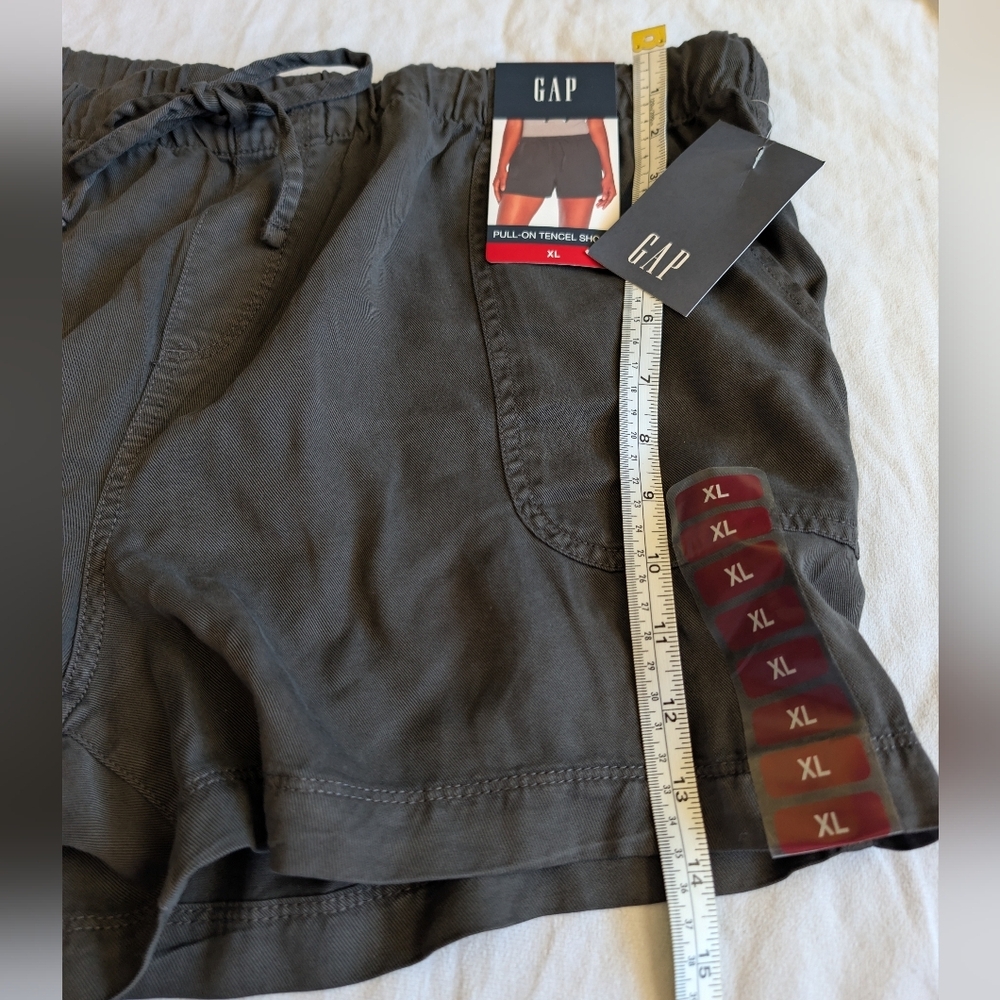 Gap Pull On Tencel Shorts Size XL - Picture 7 of 10